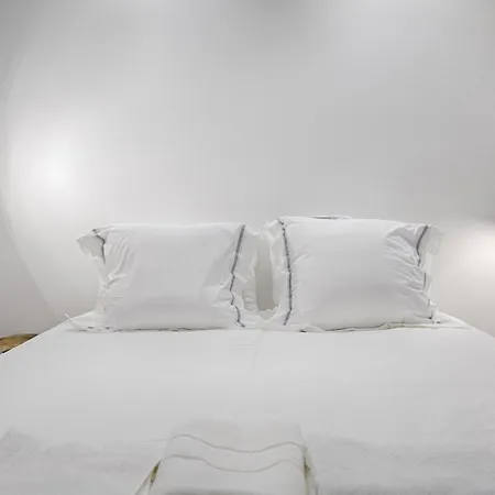 Architectural Gem In Bica Appartement