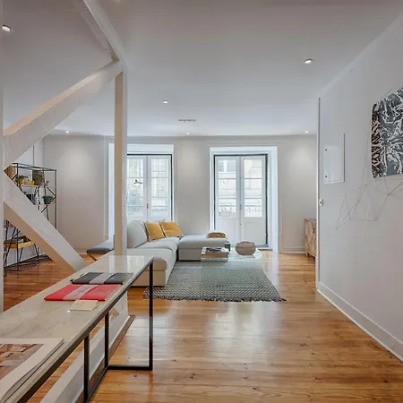 Architectural Gem In Bica Lissabon