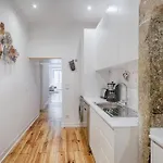 Architectural Gem In Bica Διαμέρισμα Lisboa
